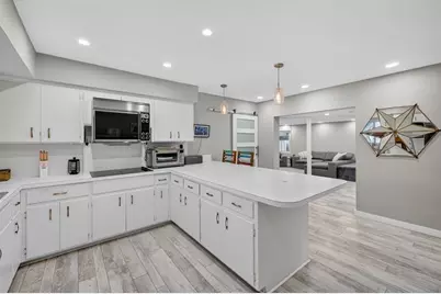 1570 NE 30th Pl, Oakland Park, FL 33334 - Photo 19