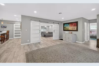 1570 NE 30th Pl, Oakland Park, FL 33334 - Photo 5