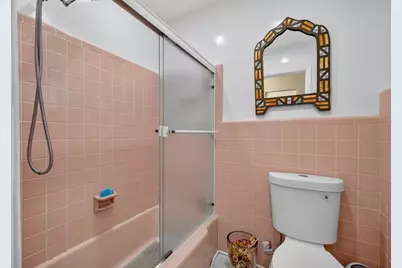 1570 NE 30th Pl, Oakland Park, FL 33334 - Photo 31