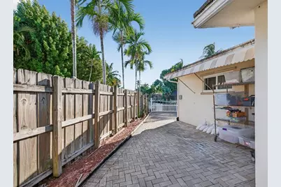 1570 NE 30th Pl, Oakland Park, FL 33334 - Photo 61