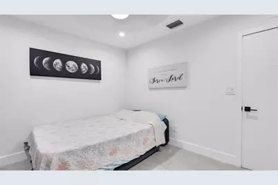 6290 W 16th, Hialeah, FL 33012 - Photo 29