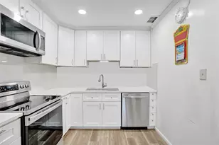 1752 SW 19th Ave, Deerfield Beach, FL 33442 - Photo 5