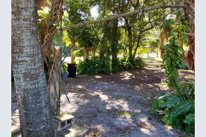 722  Wentworth St, Sebastian, FL 32958 - Photo 13