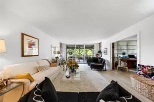 901 Cypress Grove Dr, Pompano Beach, FL 33069 - Photo 3