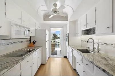 2864 NE 33rd Ct, Unit #202, Fort Lauderdale, FL 33306 - Photo 7