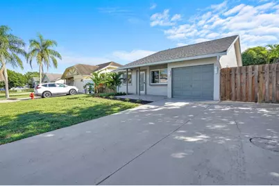 10548  Boca Entrada Blvd, Boca Raton, FL 33428 - Photo 3