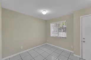 9088 NW 40th St, Coral Springs, FL 33065 - Photo 3