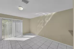 9088 NW 40th St, Coral Springs, FL 33065 - Photo 9