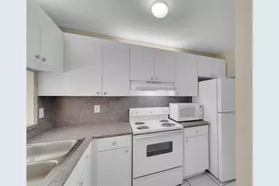 9088 NW 40th St, Coral Springs, FL 33065 - Photo 7