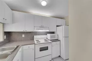 9088 NW 40th St, Coral Springs, FL 33065 - Photo 7