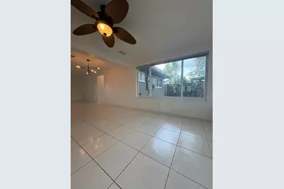 8130 NW 13th St, Pembroke Pines, FL 33024 - Photo 5