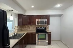 8130 NW 13th St, Pembroke Pines, FL 33024 - Photo 7