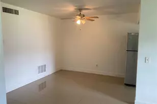 51 NE 204th St, Miami, FL 33179 - Photo 5