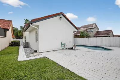 9401 NW 18th Dr, Plantation, FL 33322 - Photo 31