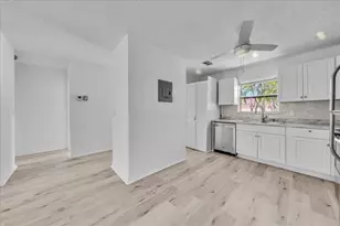 123 Amherst Ln, Lake Worth, FL 33467 - Photo 9