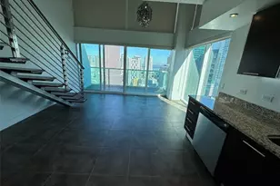 41 SE 5th St, Miami, FL 33131 - Photo 5