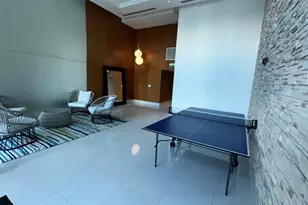 41 SE 5th St, Miami, FL 33131 - Photo 25