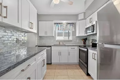 3201 SE 12th St, Unit #C2, Pompano Beach, FL 33062 - Photo 9