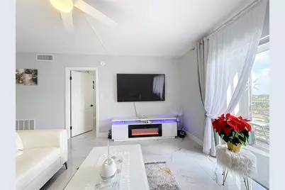 2731 NE 14th Street Cswy, Unit #812, Pompano Beach, FL 33062 - Photo 13