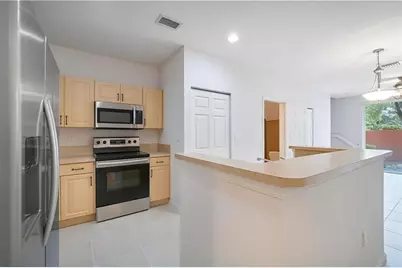 6373  Landings Way, Tamarac, FL 33321 - Photo 19