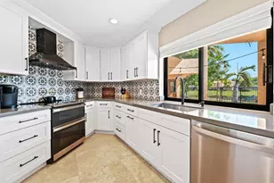 1260 Fairfax Ct, Weston, FL 33326 - Photo 11