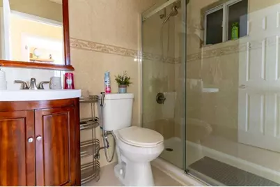 8927 NW 111th Ter, Hialeah, FL 33018 - Photo 11