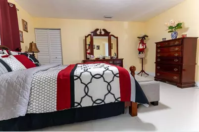 8927 NW 111th Ter, Hialeah, FL 33018 - Photo 15