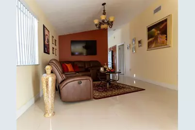 8927 NW 111th Ter, Hialeah, FL 33018 - Photo 5