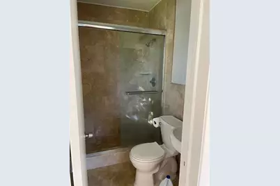 1575 NE 47th St, Oakland Park, FL 33334 - Photo 9