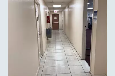 8220  Sunrise Lakes Blvd, Unit #110, Sunrise, FL 33322 - Photo 31