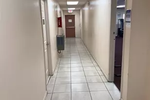 8220 Sunrise Lakes Blvd, Sunrise, FL 33322 - Photo 31