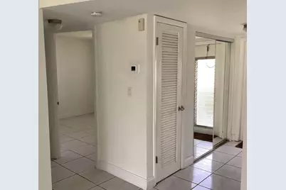 8220  Sunrise Lakes Blvd, Unit #110, Sunrise, FL 33322 - Photo 17