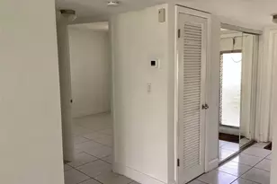 8220 Sunrise Lakes Blvd, Sunrise, FL 33322 - Photo 17