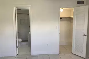 8220 Sunrise Lakes Blvd, Sunrise, FL 33322 - Photo 15