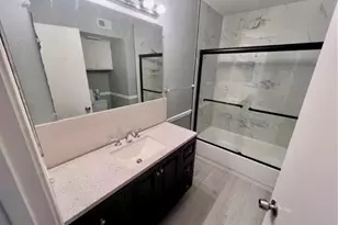 2400 NW 33rd St, Oakland Park, FL 33309 - Photo 7