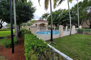 8853 N Isles Cir, Tamarac, FL 33321 - Photo 3