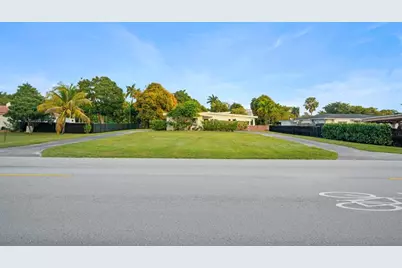 13945 N Miami Ave, Miami, FL 33168 - Photo 17