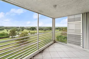 3520 Oaks Way, Pompano Beach, FL 33069 - Photo 3