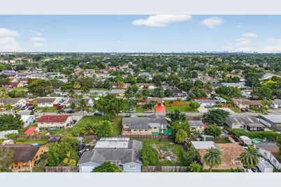 1910 SW 98th Ter, Miramar, FL 33025 - Photo 47