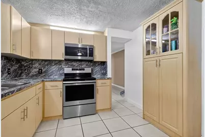 1910 SW 98th Ter, Miramar, FL 33025 - Photo 11