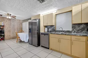 1910 SW 98th Terrace, Miramar, FL 33025 - Photo 9