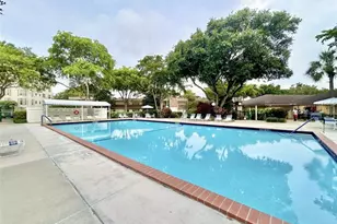 3800 Oaks Clubhouse Dr, Pompano Beach, FL 33069 - Photo 25