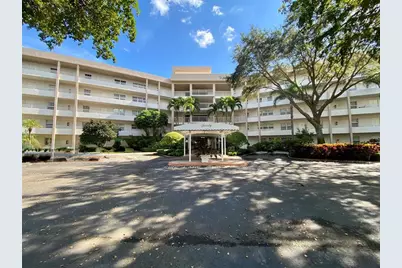 3800  Oaks Clubhouse Dr, Unit #311, Pompano Beach, FL 33069 - Photo 21