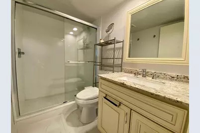 3800  Oaks Clubhouse Dr, Unit #311, Pompano Beach, FL 33069 - Photo 11