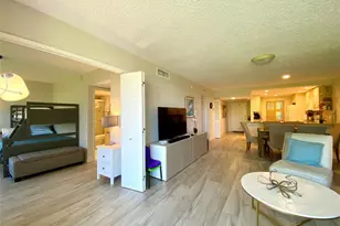 3800 Oaks Clubhouse Dr, Pompano Beach, FL 33069 - Photo 3