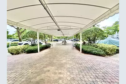 3800  Oaks Clubhouse Dr, Unit #311, Pompano Beach, FL 33069 - Photo 23