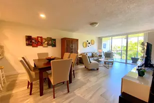 3800 Oaks Clubhouse Dr, Pompano Beach, FL 33069 - Photo 7