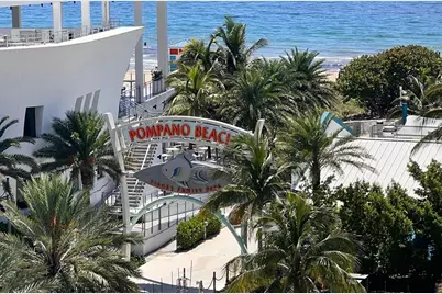 3800  Oaks Clubhouse Dr, Unit #311, Pompano Beach, FL 33069 - Photo 35