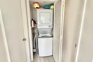 3800 Oaks Clubhouse Dr, Pompano Beach, FL 33069 - Photo 17