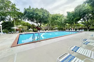 3800 Oaks Clubhouse Dr, Pompano Beach, FL 33069 - Photo 27